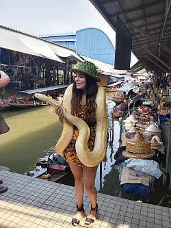 ตลาดน้ำ Floating market